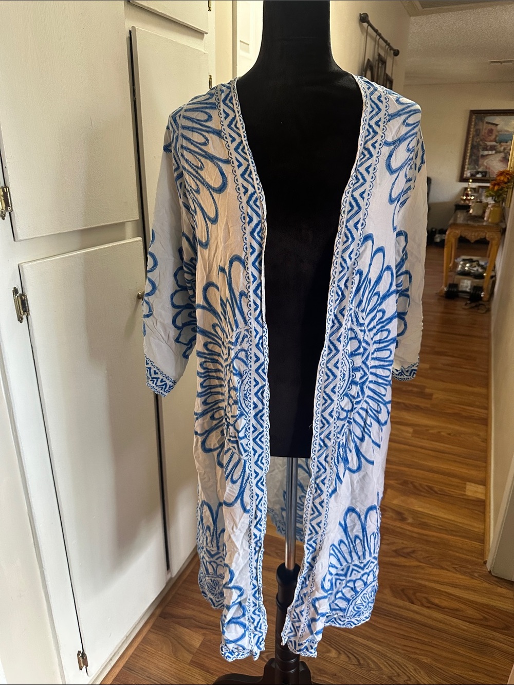 Free Market by Flying Tomato Blue & White Boho Open Front Short Sleeve Kimono
